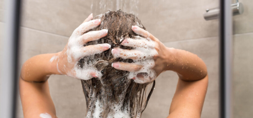 mycie włosów